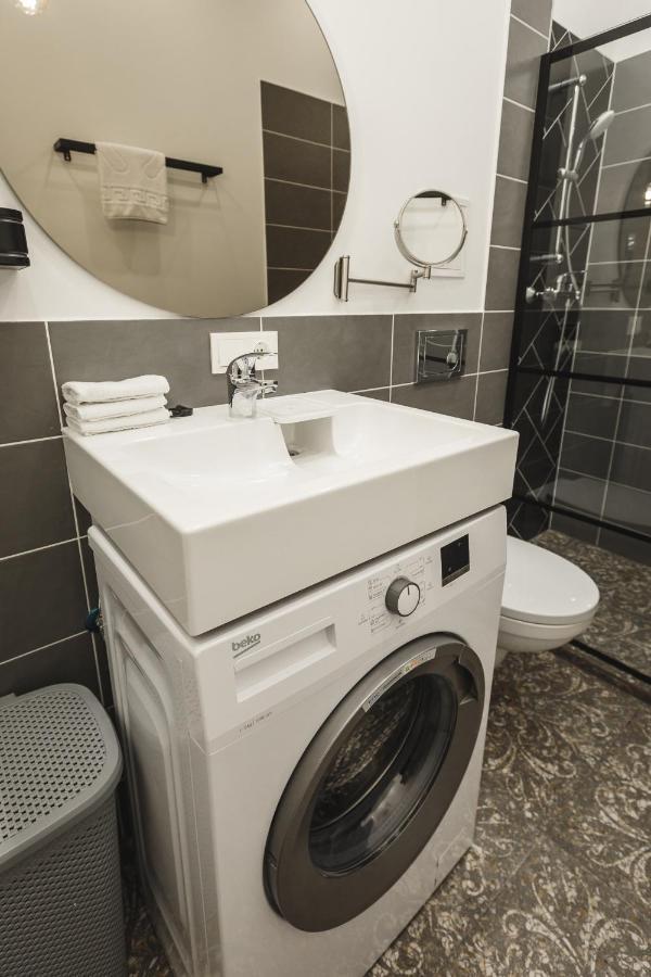 1212 Apartments With Free Parking Рига Екстер'єр фото