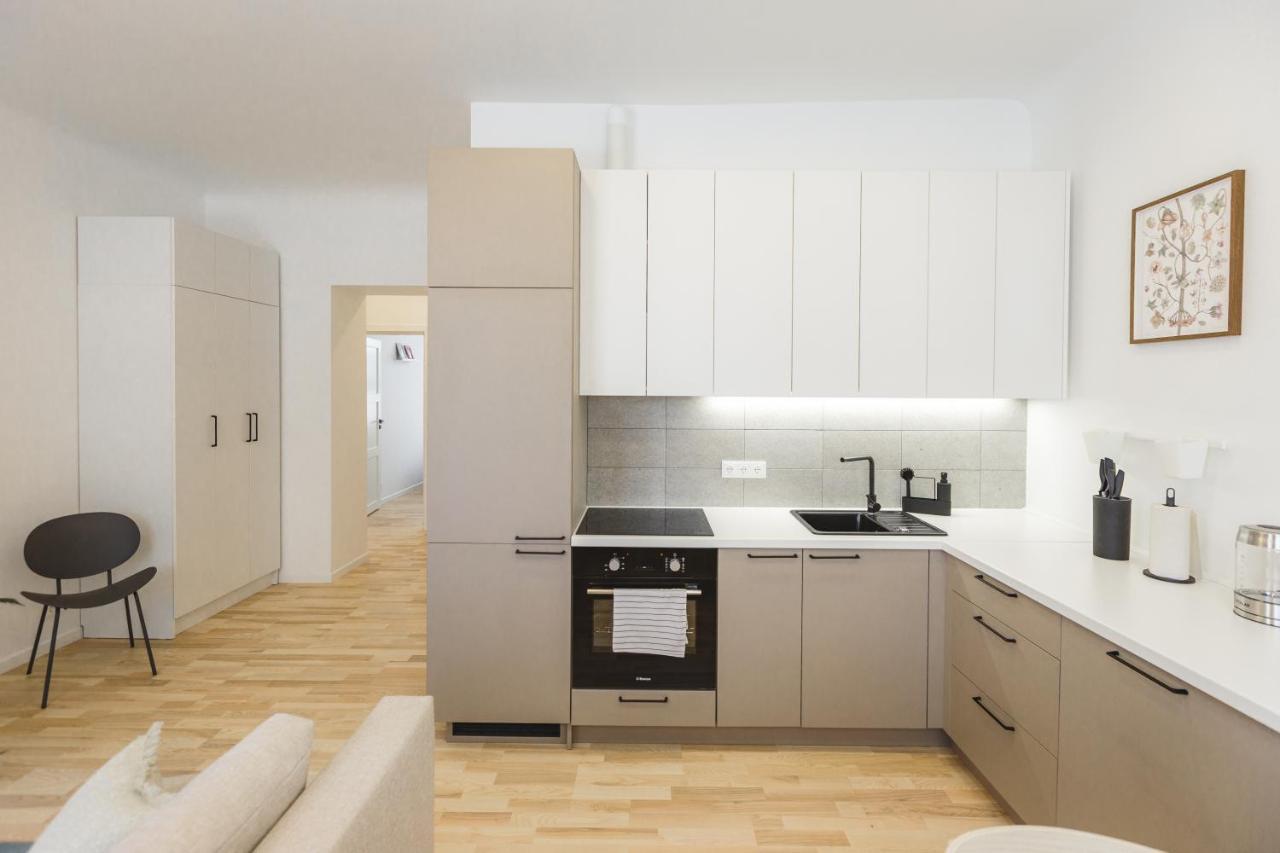 1212 Apartments With Free Parking Рига Екстер'єр фото
