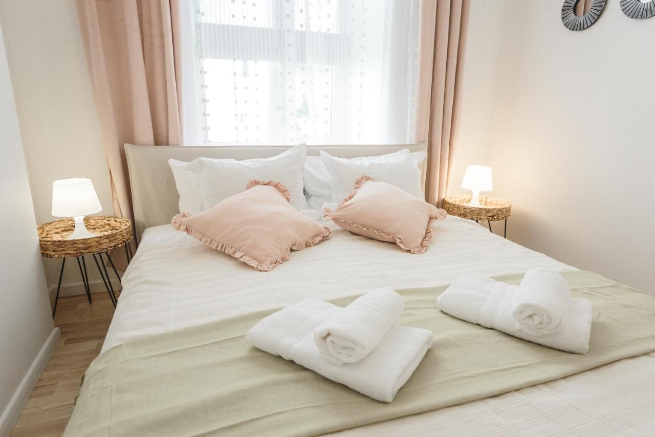 1212 Apartments With Free Parking Рига Екстер'єр фото