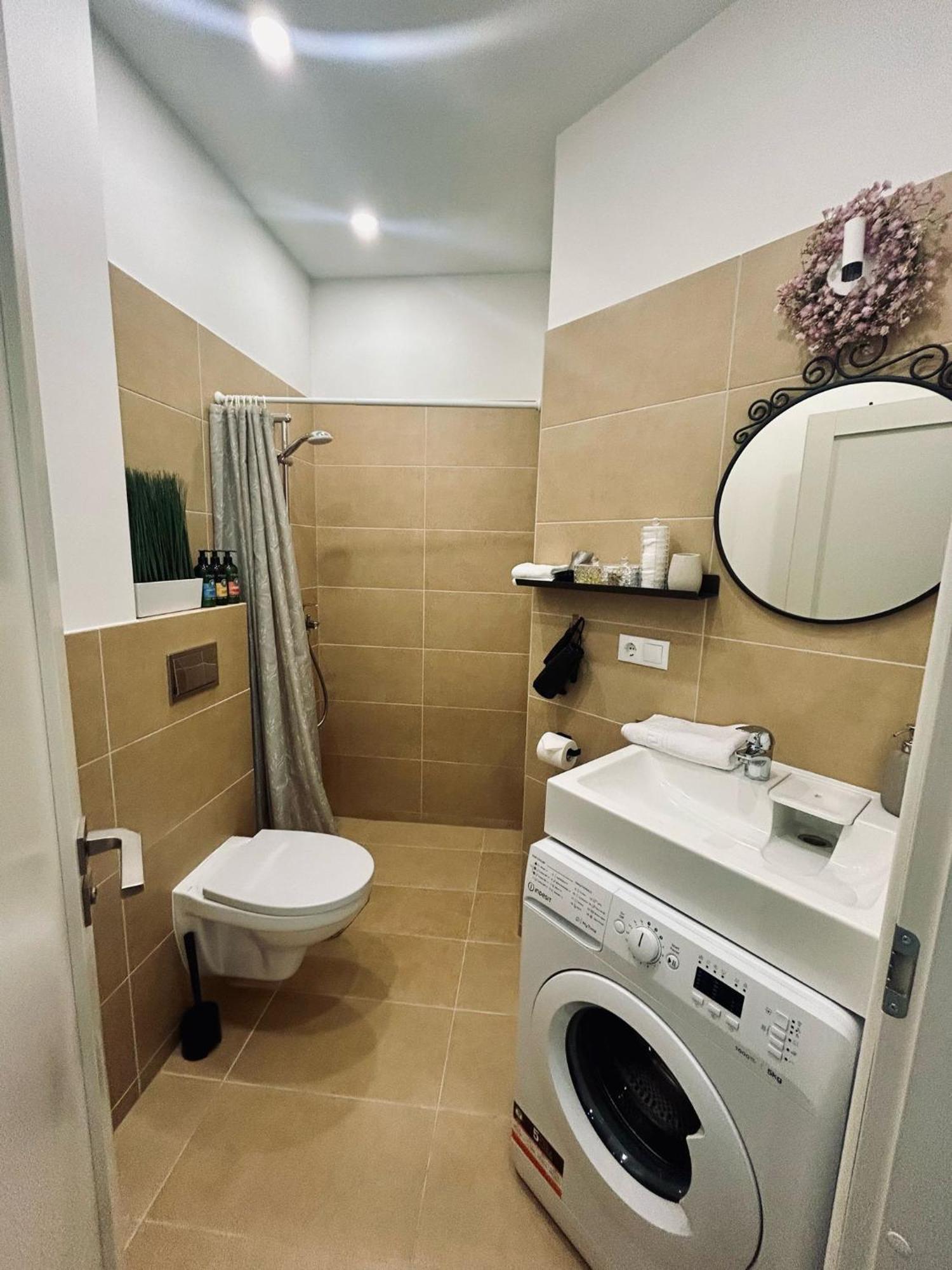 1212 Apartments With Free Parking Рига Екстер'єр фото
